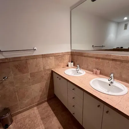 Bahia - 2 Bedroom Seafront Apartmán *